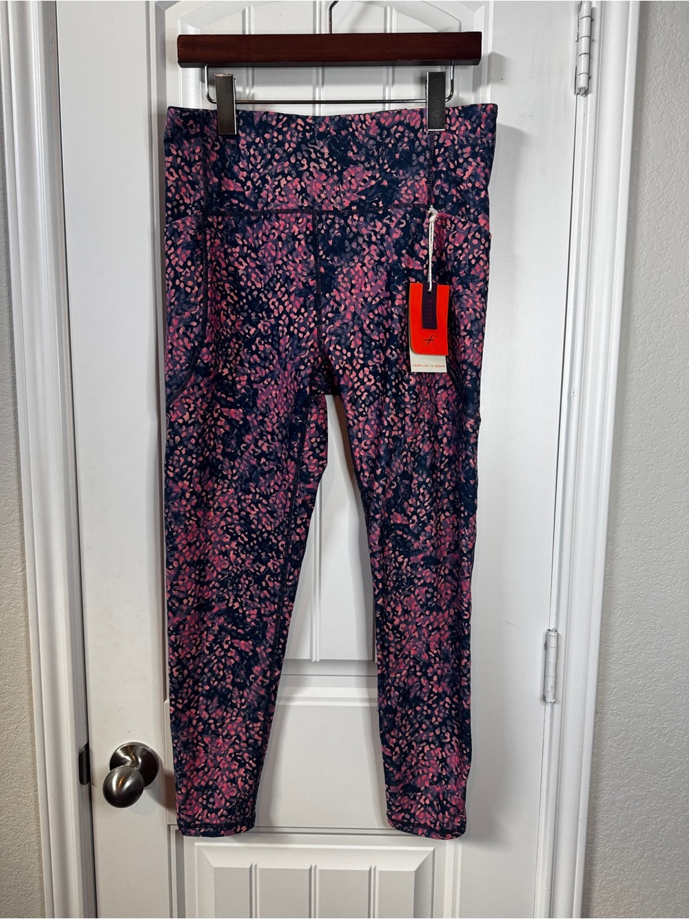 Freely Pink Athletic Leggings size large high rise